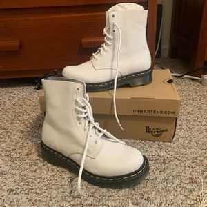 Brand new with box Dr. Marten 1460 Pascal boots in optical white